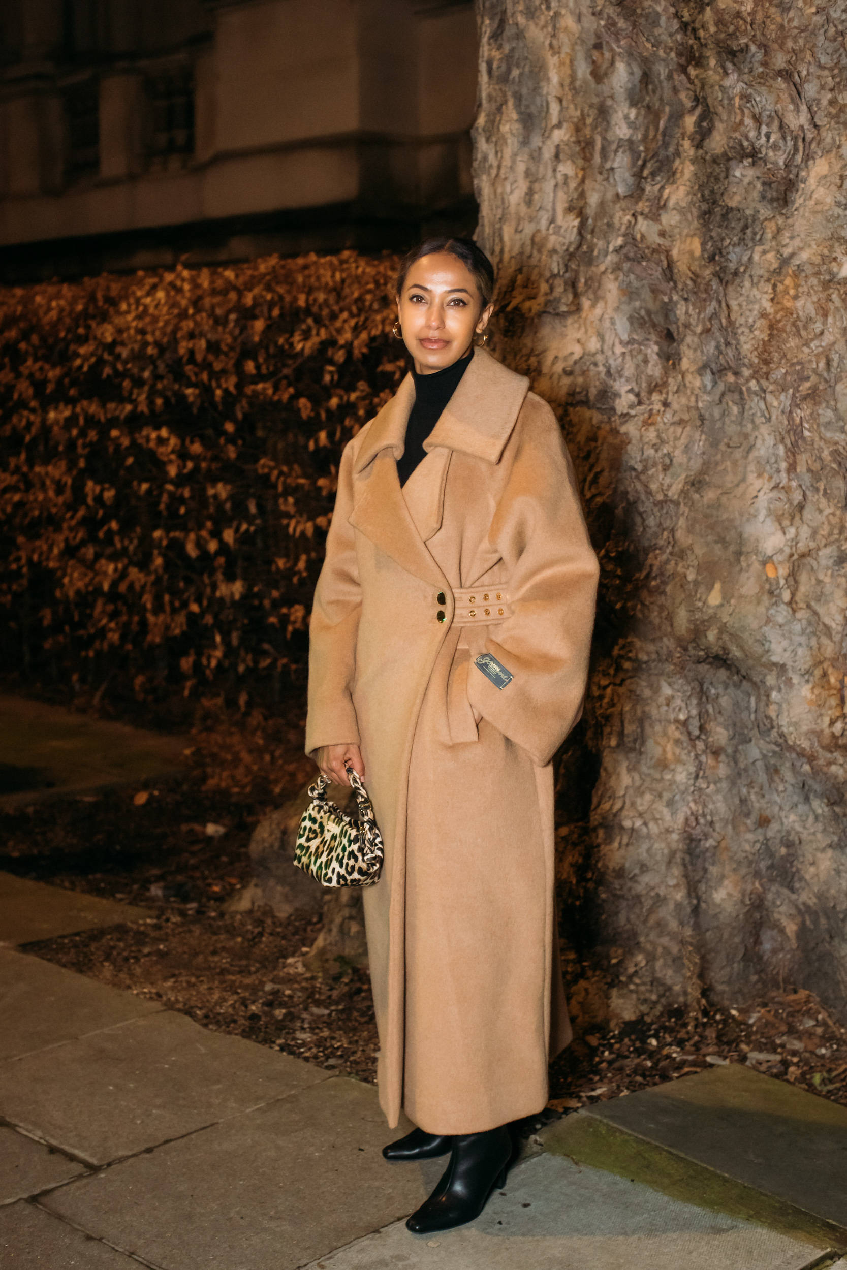 巩俐、梅姨、高圆圆...Power女性冬天少不了一件驼色大衣<strong></p>
<p>比特币最新价格行情</strong>！