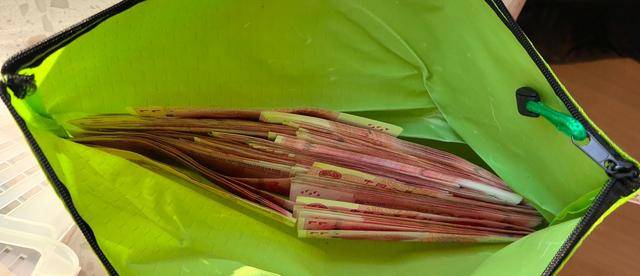 房子要卖了<strong></p>
<p>比特币是什么东西</strong>，两万多现金和珍贵邮票却落在里面，还好有他