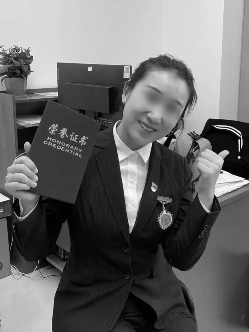 28岁女子被高空抛砖砸中离世<strong></p>
<p>比特币是什么东西</strong>，凶手被判处死刑；家属起诉事发地物业等单位：凶手6天里多次高空抛物