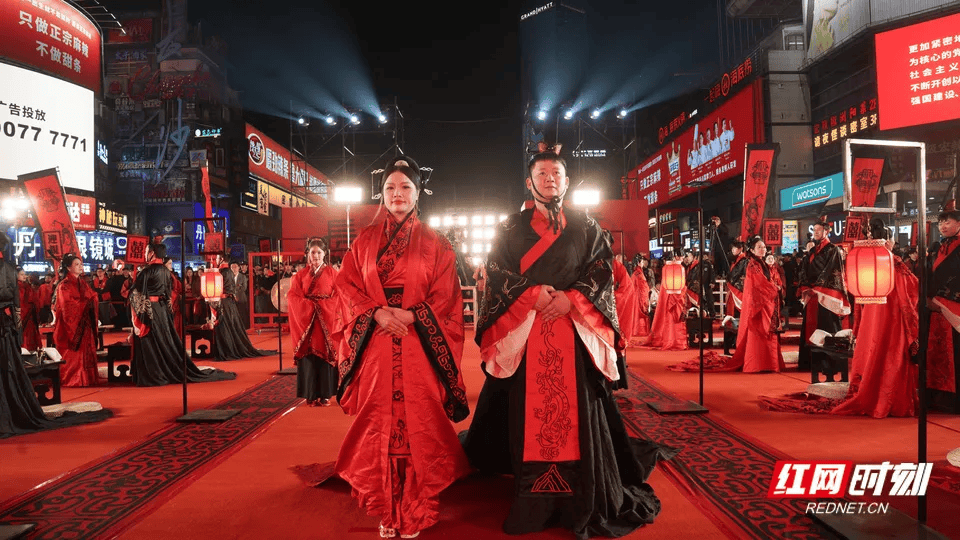 汶川地震被救起的女孩<strong></p>
<p>一个比特币要挖多久</strong>,17年后和救她的军人结婚了