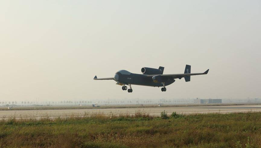 中国“空中航母”首飞成功<strong></p>
<p>比特币最新行情</strong>!