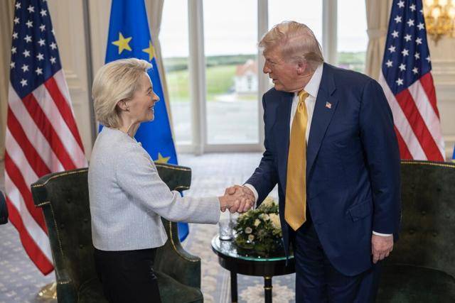 美国想和中俄印日组建C5<strong></p>
<p>比特币最新行情</strong>，梅德韦杰夫：给了欧洲一记响亮的耳光