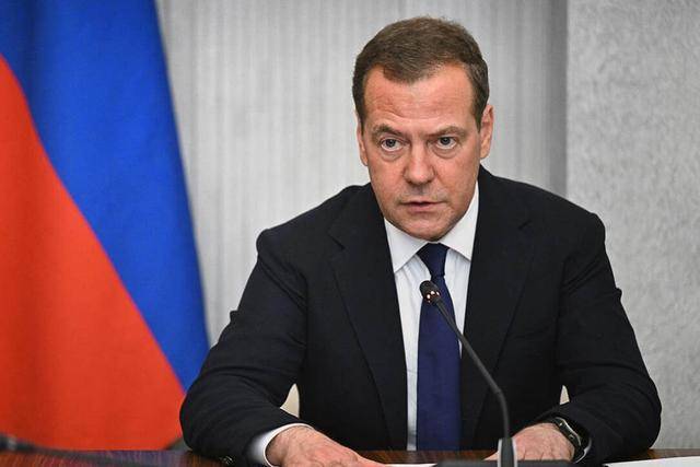 美国想和中俄印日组建C5<strong></p>
<p>比特币最新行情</strong>，梅德韦杰夫：给了欧洲一记响亮的耳光