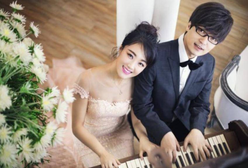 考古|玖月奇迹被曝已复婚<strong></p>
<p>比特币最新行情</strong>，王小玮疑似怀孕小腹隆起，为何两人至今不同台演出？