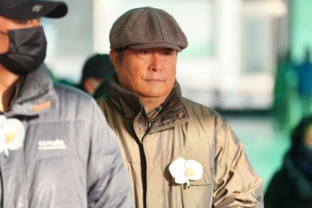 何晴之子追思：妈妈很喜欢雪<strong></p>
<p>比特币美元实时行情</strong>，北京这场雪好像是为她而下