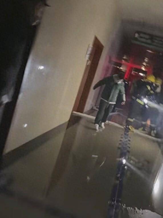 江苏无锡一骨科医院住院大楼深夜失火<strong></p>
<p>比特币美元实时行情</strong>，亲历者：通风管道内大量烟雾，从10楼逃出避险