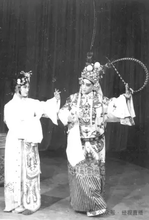 “何晴告别仪式”不公开对外吊唁<strong></p>
<p>比特币美元实时行情</strong>,好友:她本想跟李雪健一样,战胜病魔,走回舞台