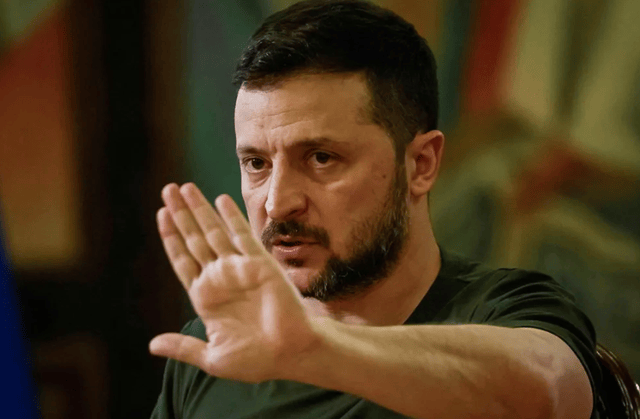 泽连斯基终于投降了？早知如此何必当初