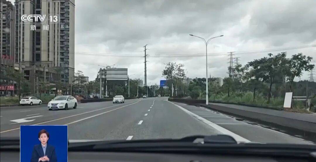 央视披露:男子在网吧厕所墙上看到“高薪日结5000-20000”广告<strong></p>
<p>比特币交易</strong>,即将出境时被警方拦下