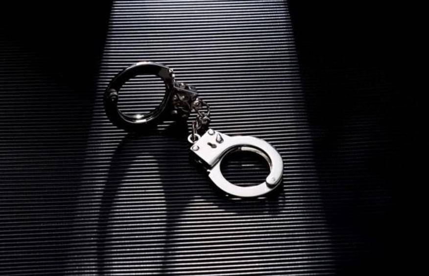 男子楼顶露台种树时不慎碰下树桩<strong></p>
<p>比特币汇率</strong>,砸中楼下17岁少年致其死亡,一审获刑6年