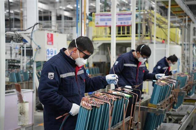 董明珠硬刚空调“铝代铜”<strong></p>
<p>比特币汇率</strong>！海尔、美的、小米将联合推动空调核心散热部件的铜管换成铝管