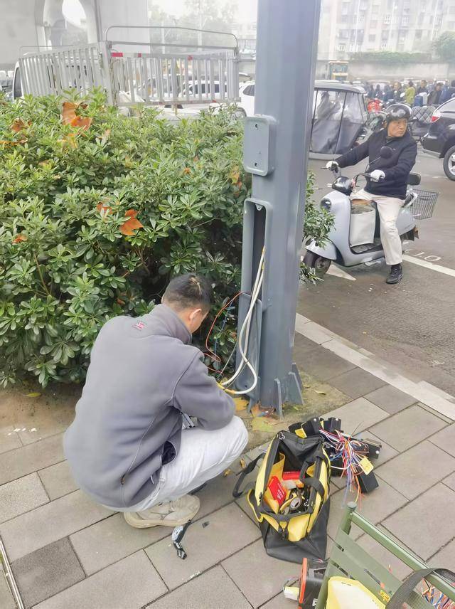 奏响“暖冬四部曲”（四） ： 照亮平安归家路“护光明”