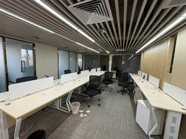 突然爆雷<strong></p>
<p>比特币汇率</strong>，深圳总部已人去楼空，有人投入700多万元……