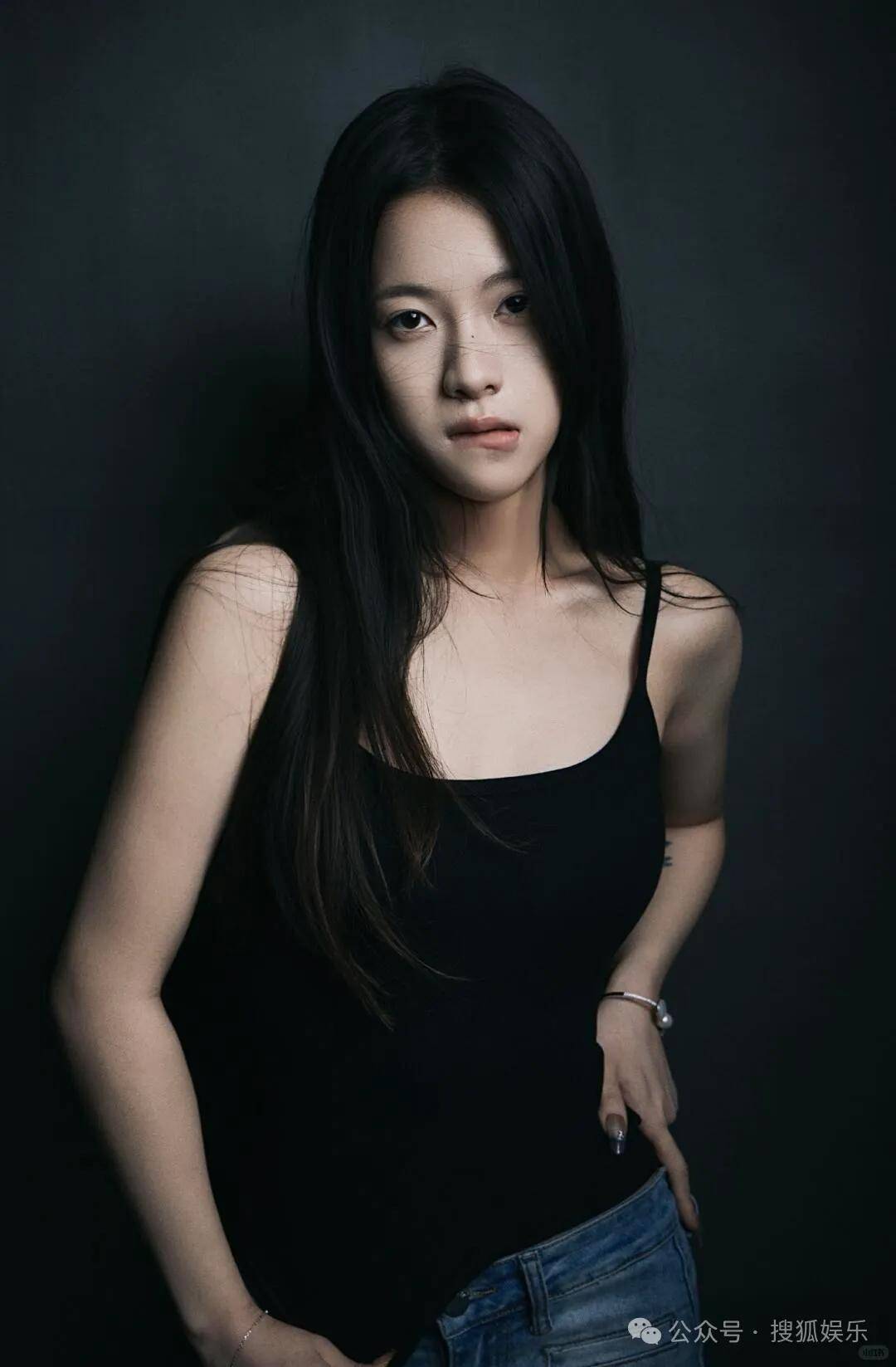 刚开年又曝一对相差15岁的恋情?他这一周两段绯闻真是连环暴击啊<strong></p>
<p>比特币中国</strong>!