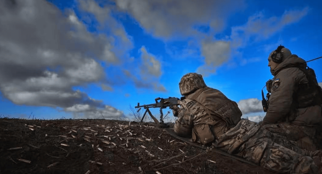 俄军正把乌军吊起来炸<strong></p>
<p>比特币价格实时行情</strong>,俄方报仇零时差,一名"北约关键上校"阵亡!