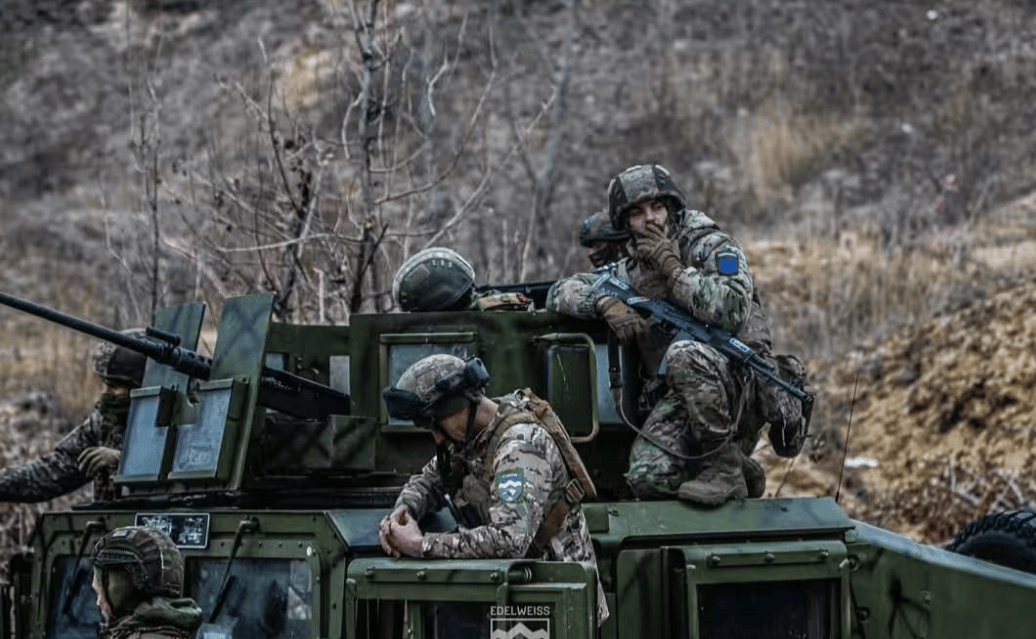 俄军正把乌军吊起来炸<strong></p>
<p>比特币价格实时行情</strong>,俄方报仇零时差,一名"北约关键上校"阵亡!