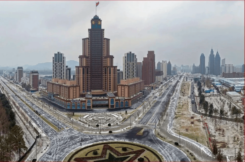 朝鲜“万套住宅”震撼亮相<strong></p>
<p>比特币价格实时行情</strong>,金正恩莅临现场指导感叹:潮流之作