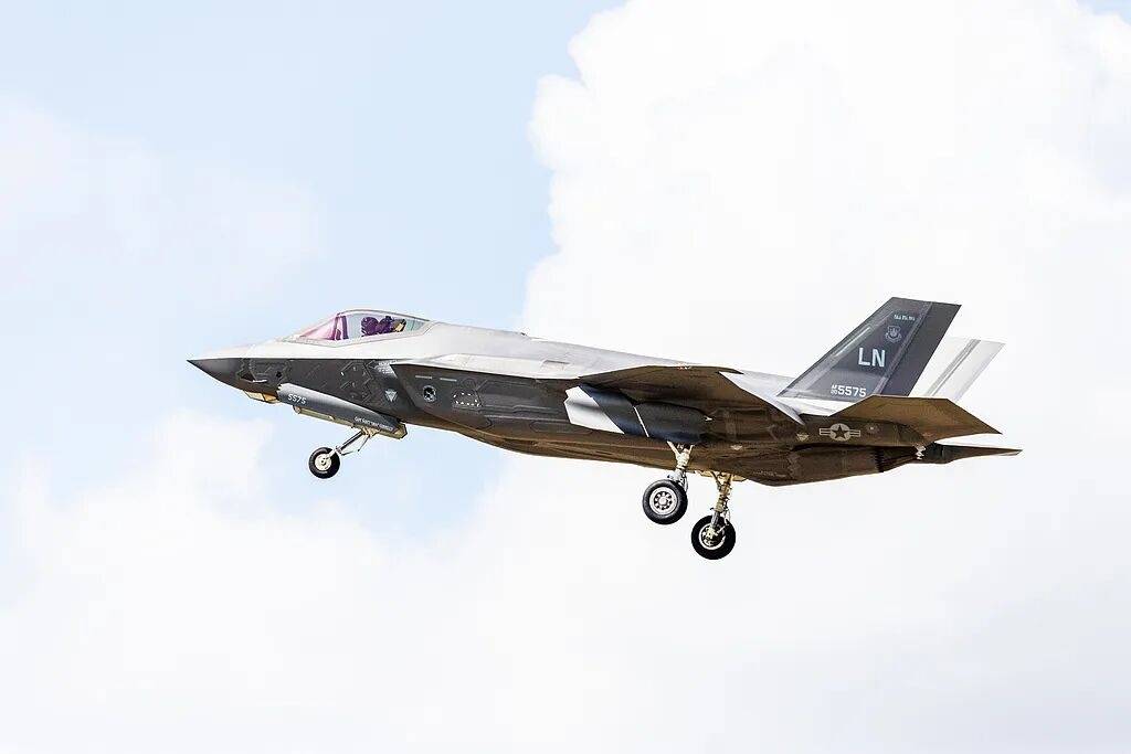 美军最大航母“福特”号停靠希腊<strong></p>
<p>比特币实时行情</strong>，650个厕所坏了近9成，舰员上厕所排队要四五十分钟