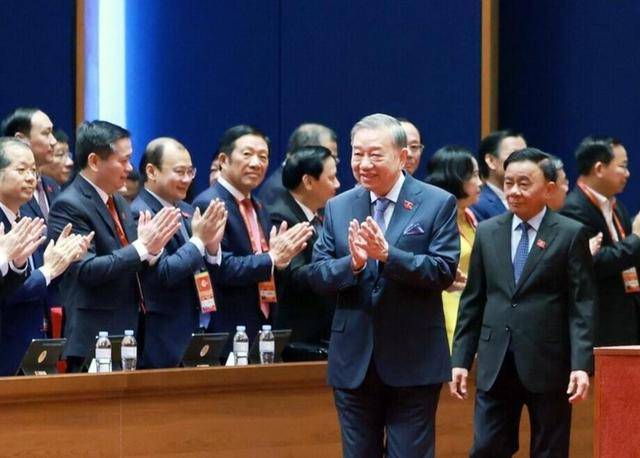 作为公安部长出身的苏林<strong></p>
<p>比特币交易网</strong>,推动与中方建立“3+3”机制,中越给世界打了个样