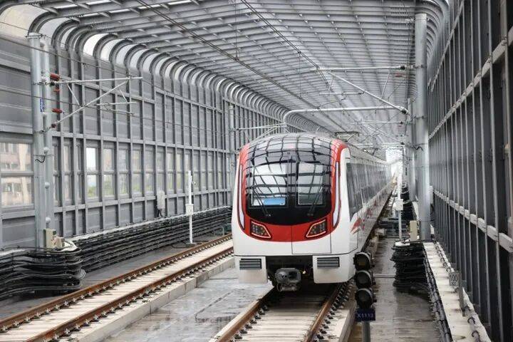 南京首条跨省地铁开通！乘客说：“我坐地铁不去哪里<strong></p>
<p>现货白银点差</strong>，就是高兴！”